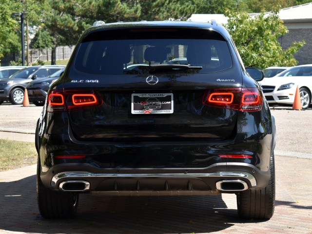 2021 Mercedes-Benz GLC One Owner AMG Line Pano Moonroof Burmester Sound Surround View Camera MSRP $57,855 9