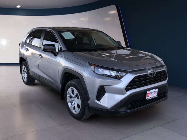 2022 Toyota RAV4 LE 7