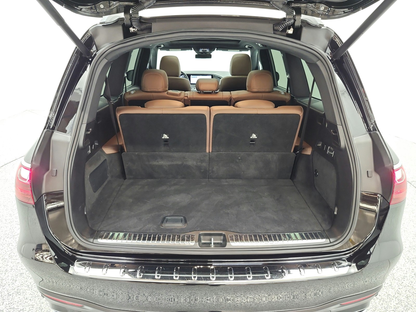 Certified Used 2024 Obsidian Black Metallic Mercedes-Benz GLS 450 image 23