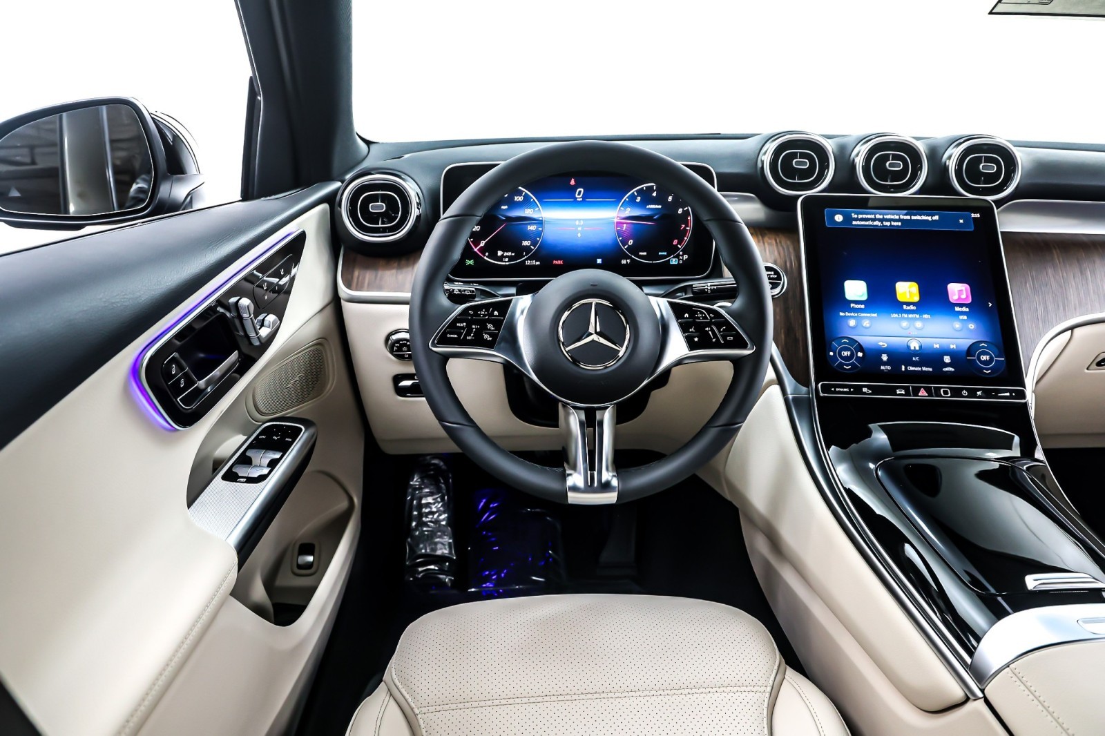 New 2026 Black Mercedes-Benz GLC 300 image 4