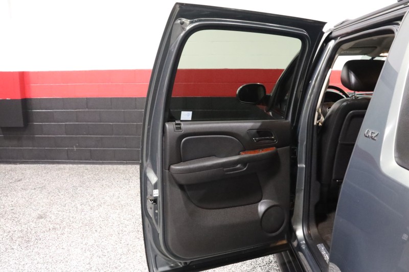 2011 Chevrolet Avalanche 4WD LTZ 4DR Truck in , 