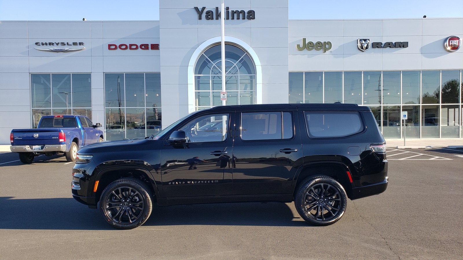 2023 Jeep Grand Wagoneer Series II Obsidian 