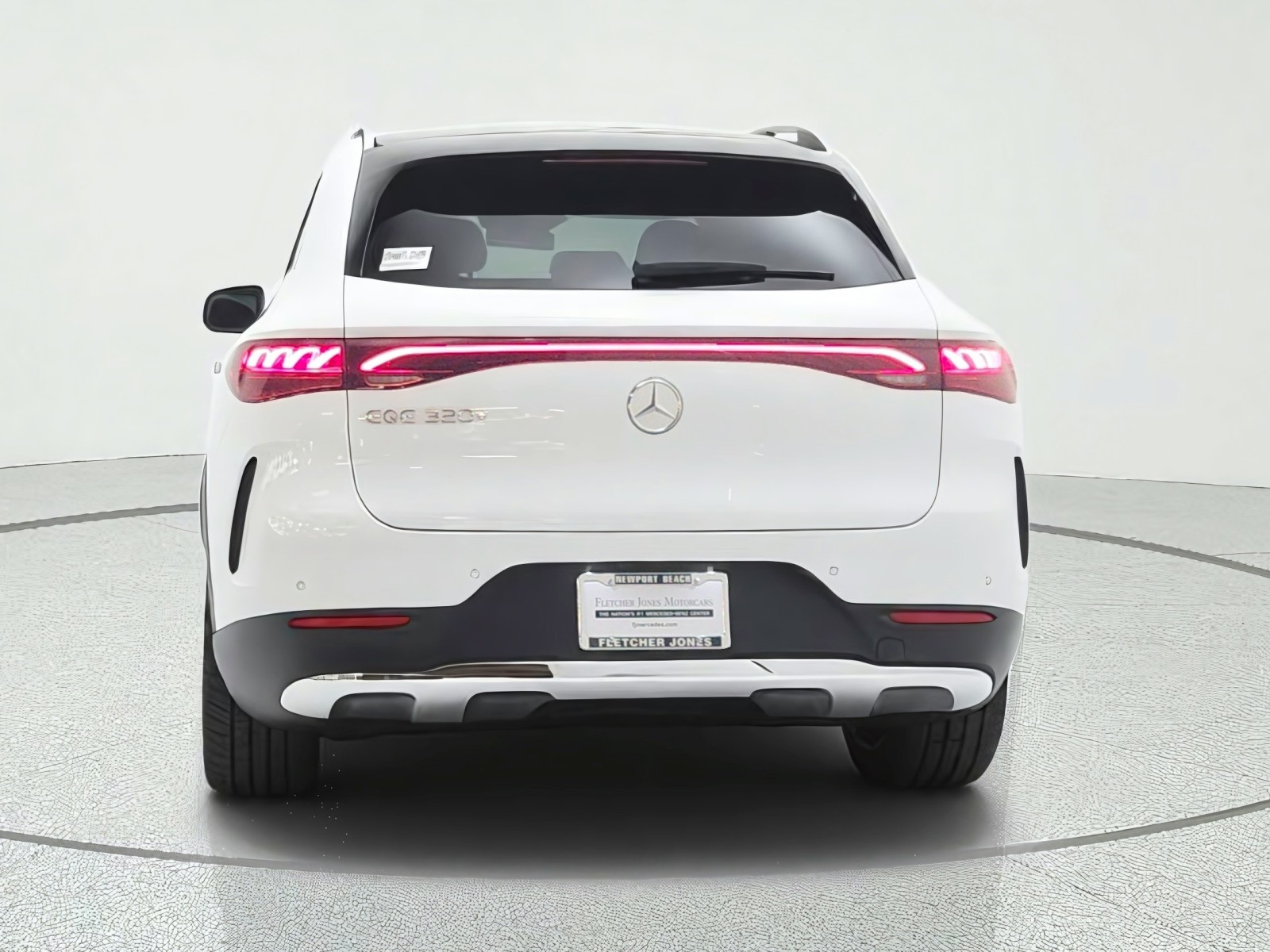 New 2027 MANUFAKTUR Moonlight White Metallic Mercedes-Benz EQE 320+ SUV image 6