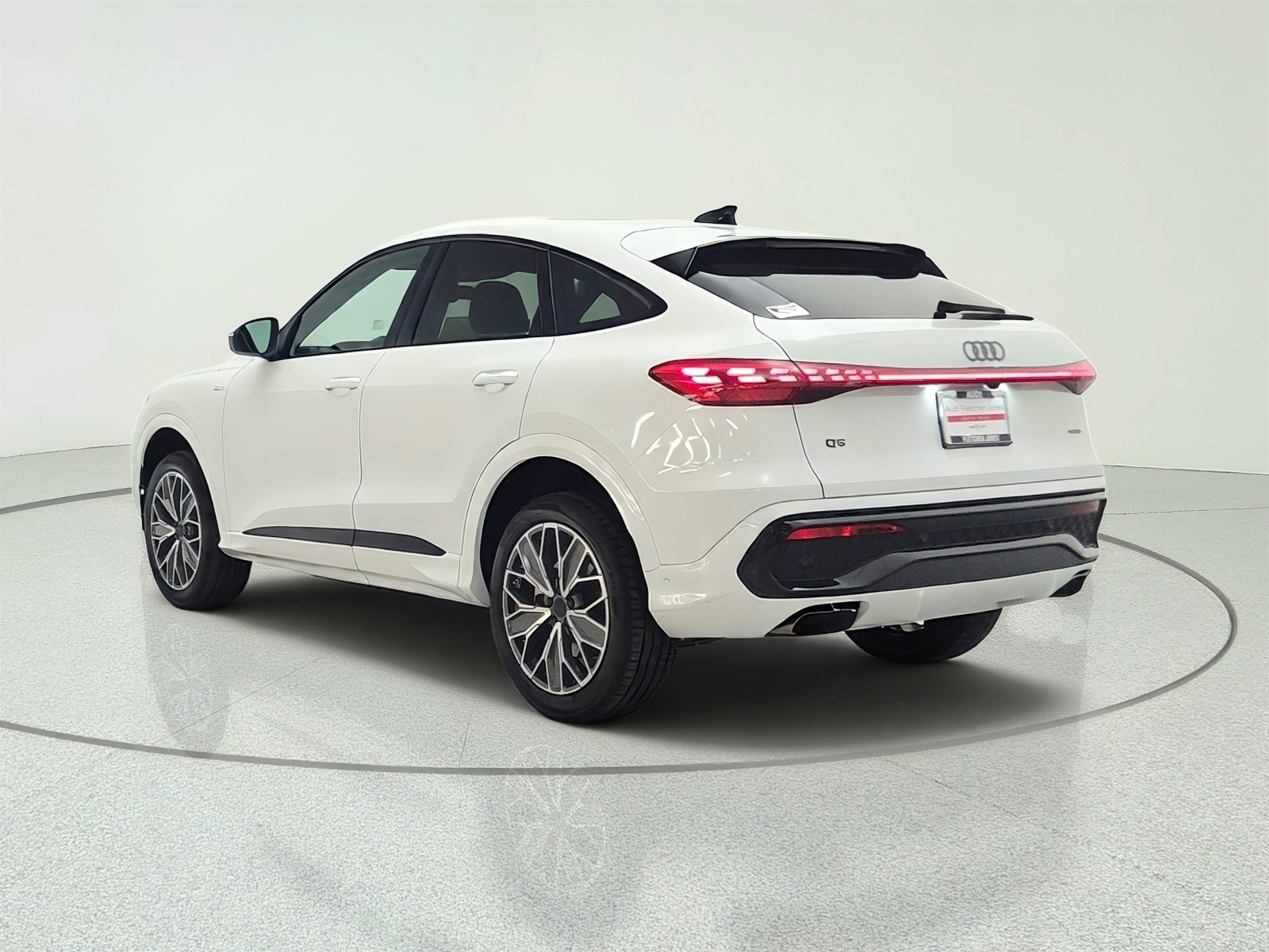 New 2026 Glacier White Metallic Audi Premium Plus 2.0 TFSI quattro image 7