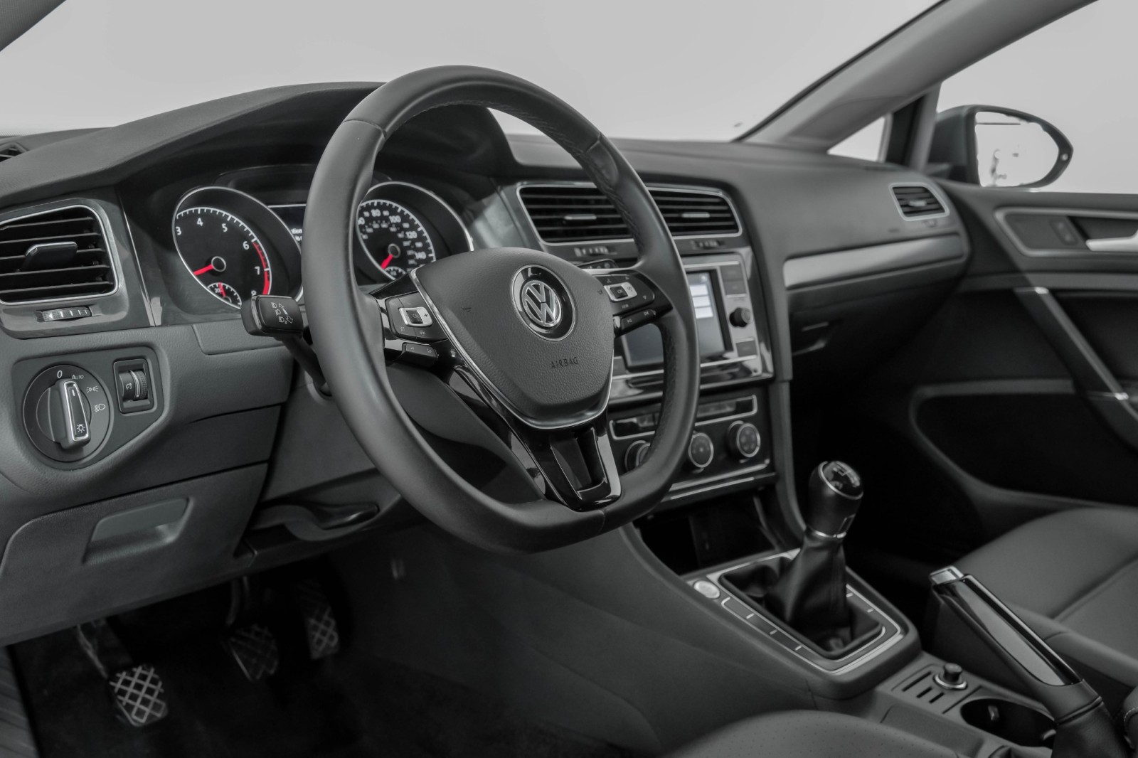2021 Volkswagen Golf TSI BLIND SPOT ASSIST SUNROOF LEATHER HEATED SEATS 19