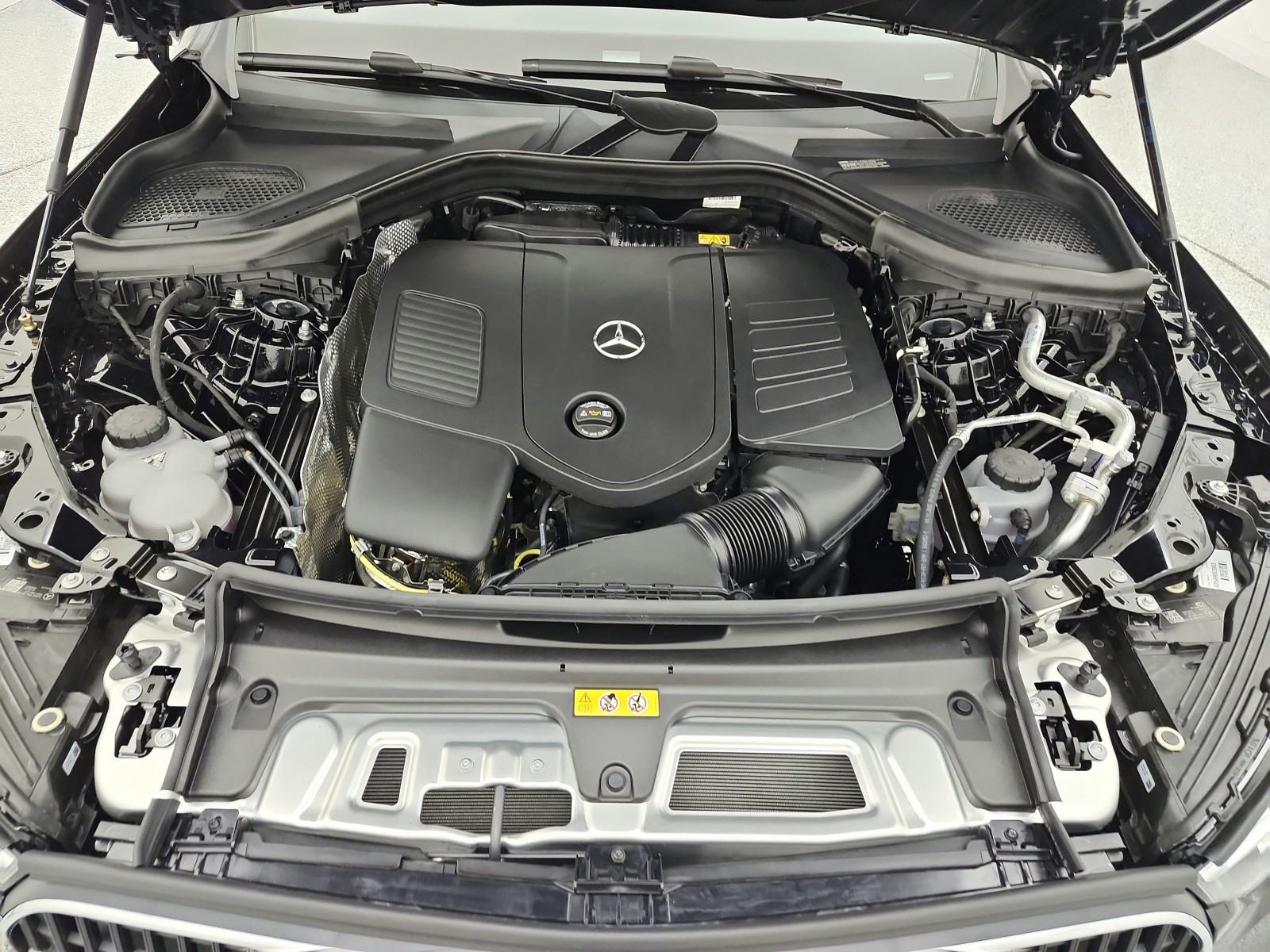 New 2026 Black Mercedes-Benz GLC 300 image 13