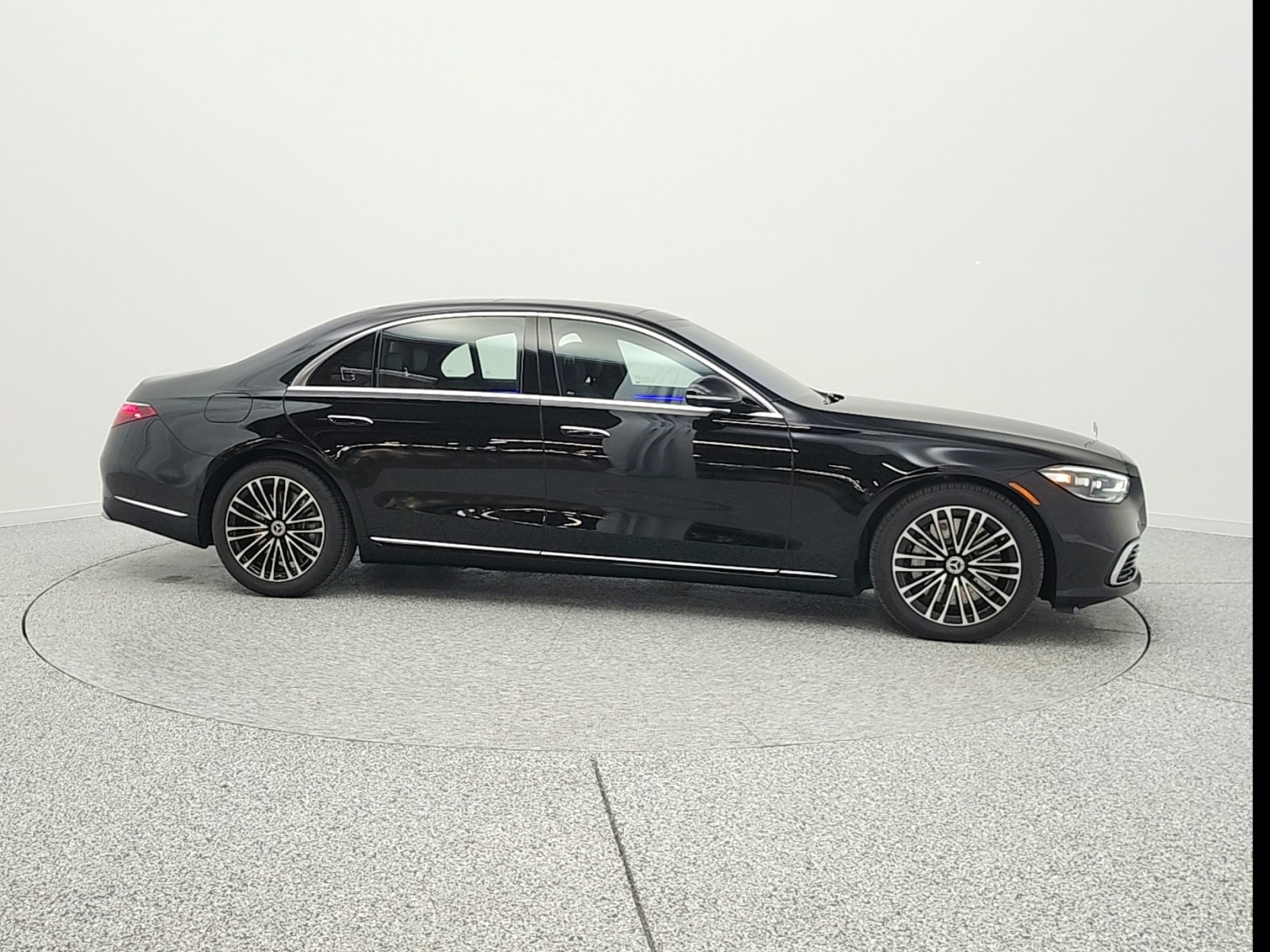 New 2026 Obsidian Black Metallic Mercedes-Benz S 580 image 4