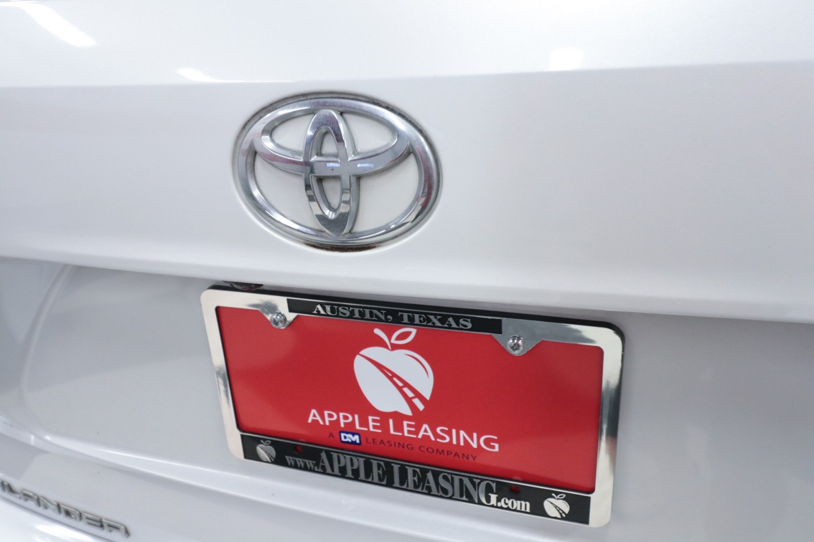 Used Car 2022 Toyota Highlander  Xle For Sale Under $35,000 In Austin, Texas