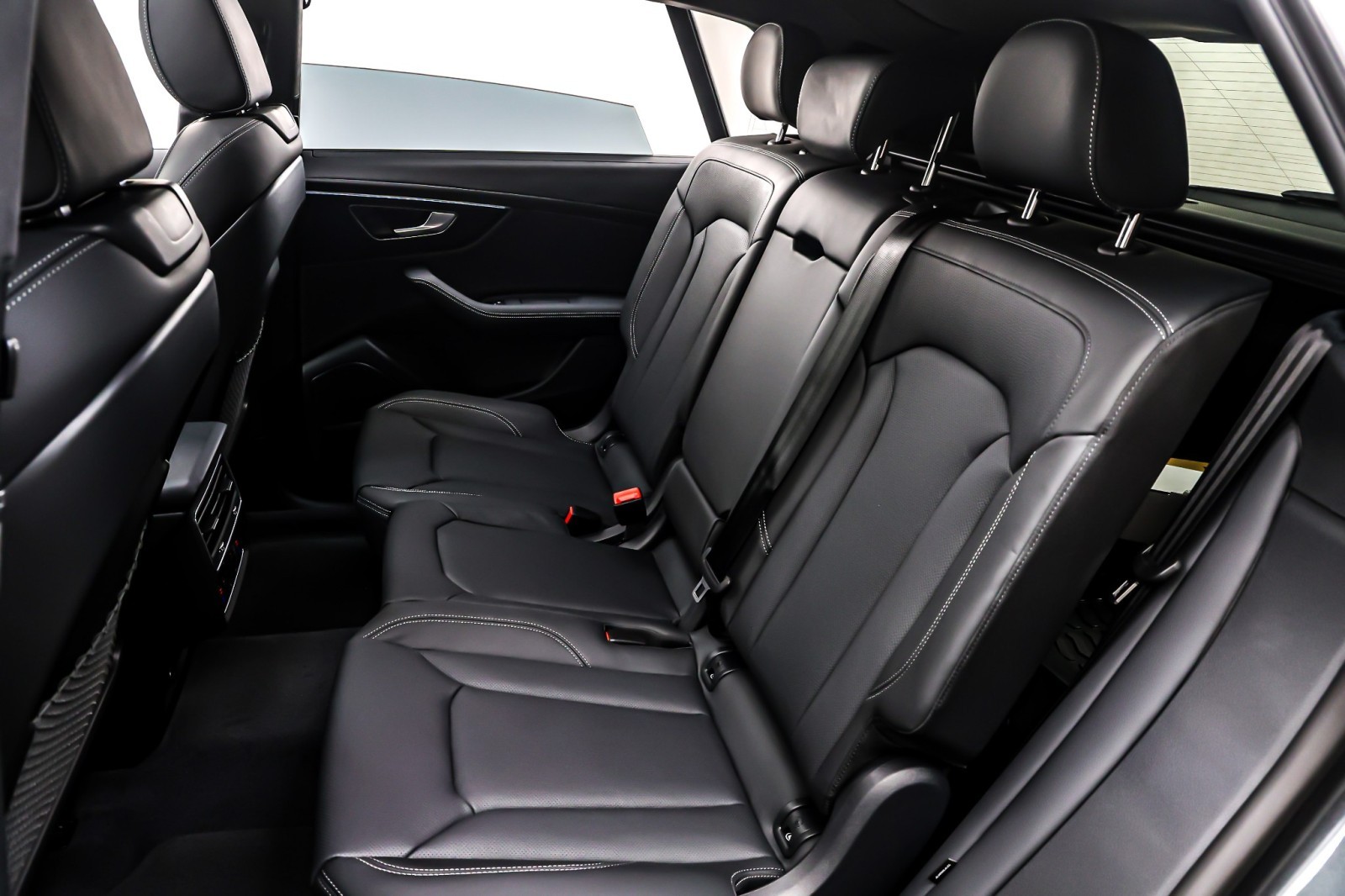 New 2026 Daytona Gray Pearl Effect Audi Prestige quattro image 8