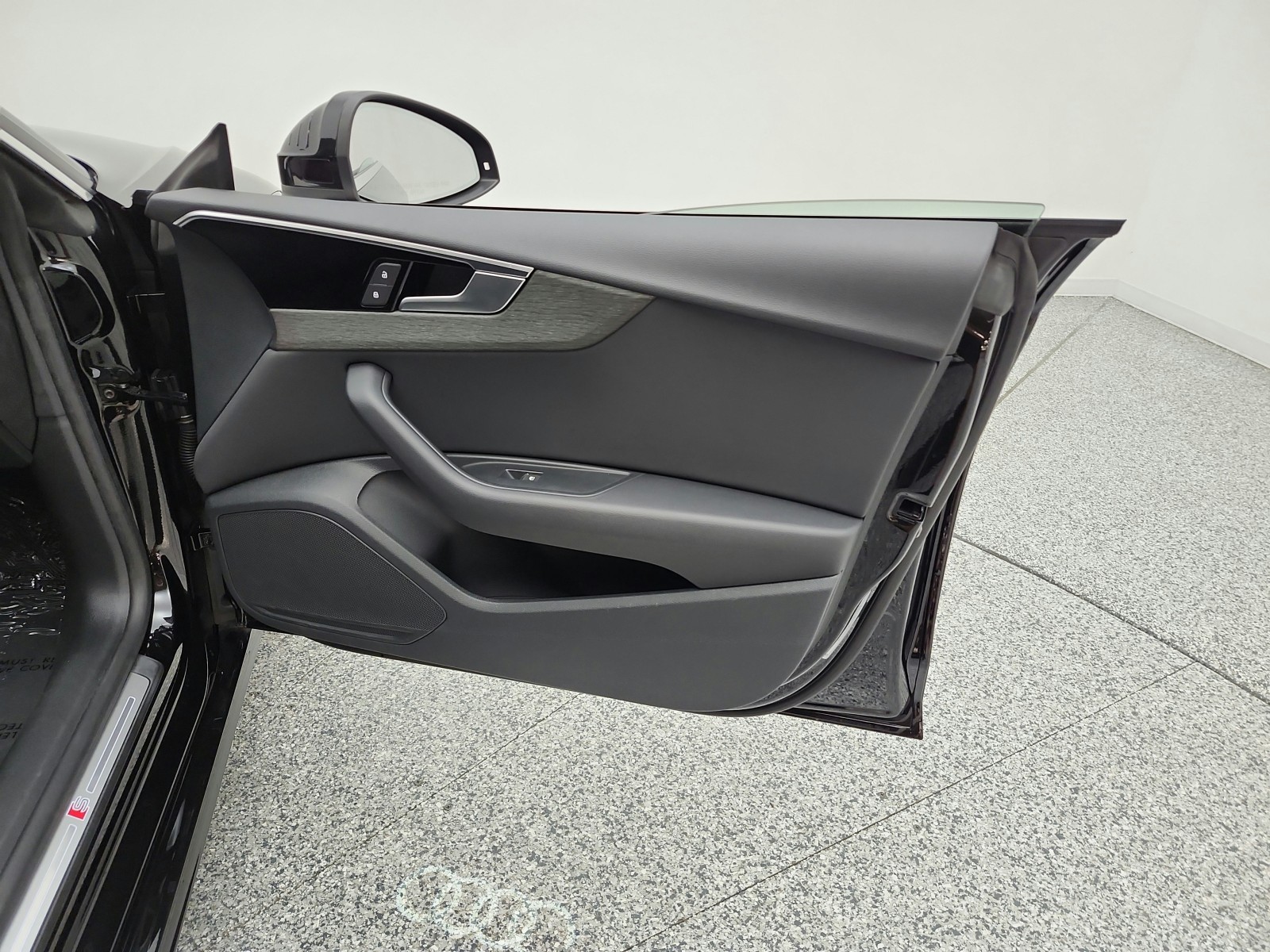 Used 2023 Mythos Black Metallic Audi S line Premium image 21