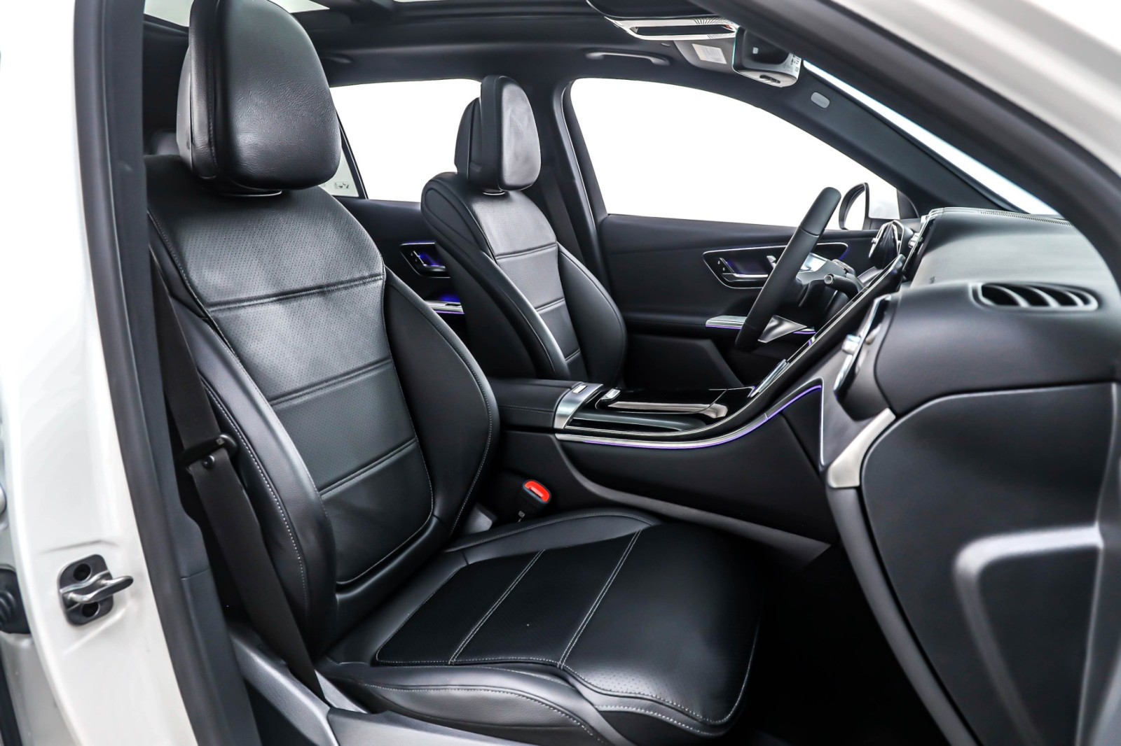 New 2026 Polar White Mercedes-Benz GLC 300 image 7