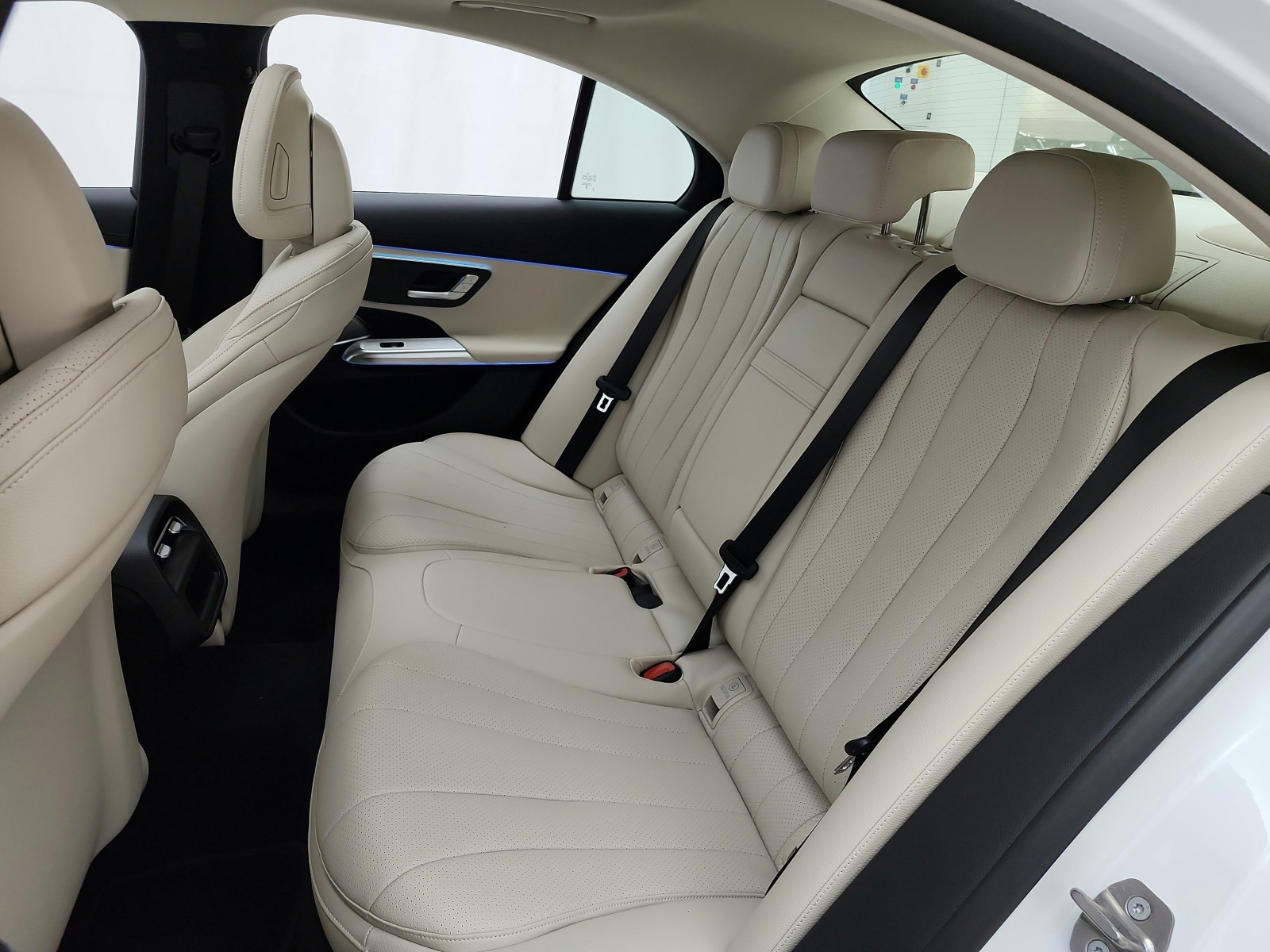 New 2027 Polar White Mercedes-Benz E 350 RWD Sedan image 11