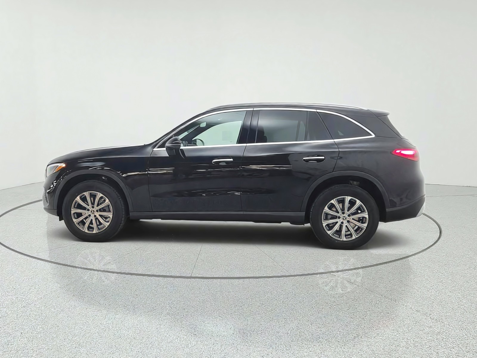 New 2027 Black Mercedes-Benz GLC 300 SUV image 8