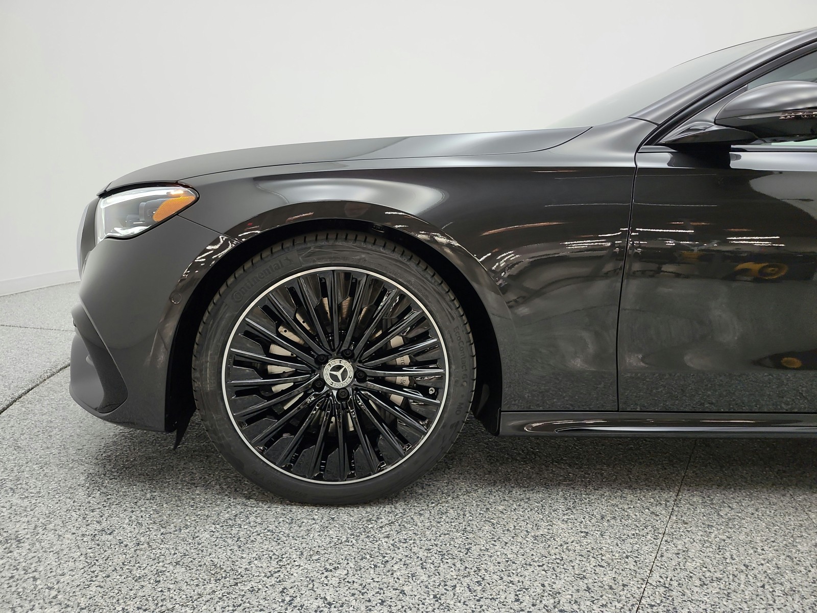 New 2027 Graphite Grey Metallic Mercedes-Benz E 450 4MATIC® Sedan image 15