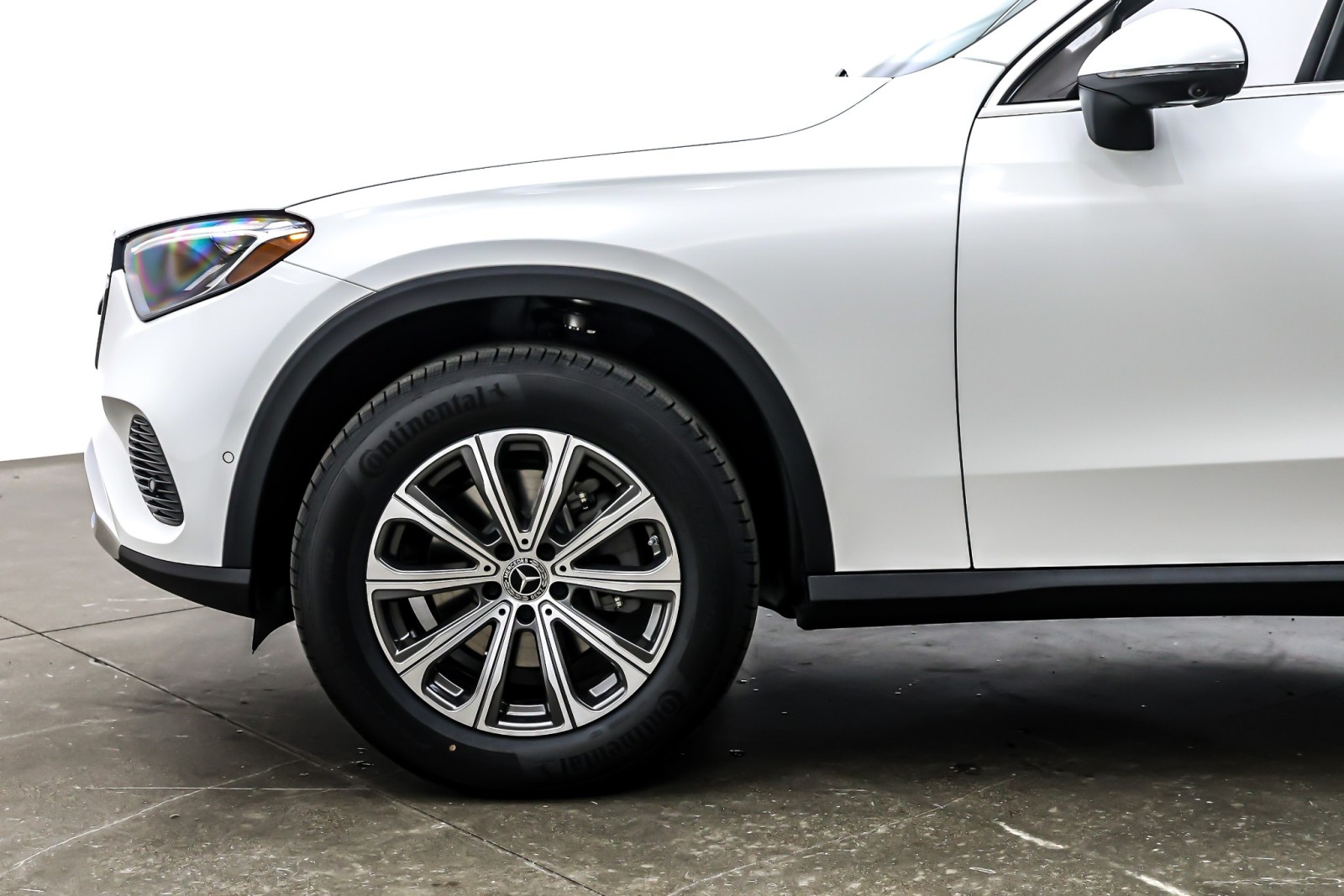 New 2026 Polar White Mercedes-Benz GLC 300 image 10