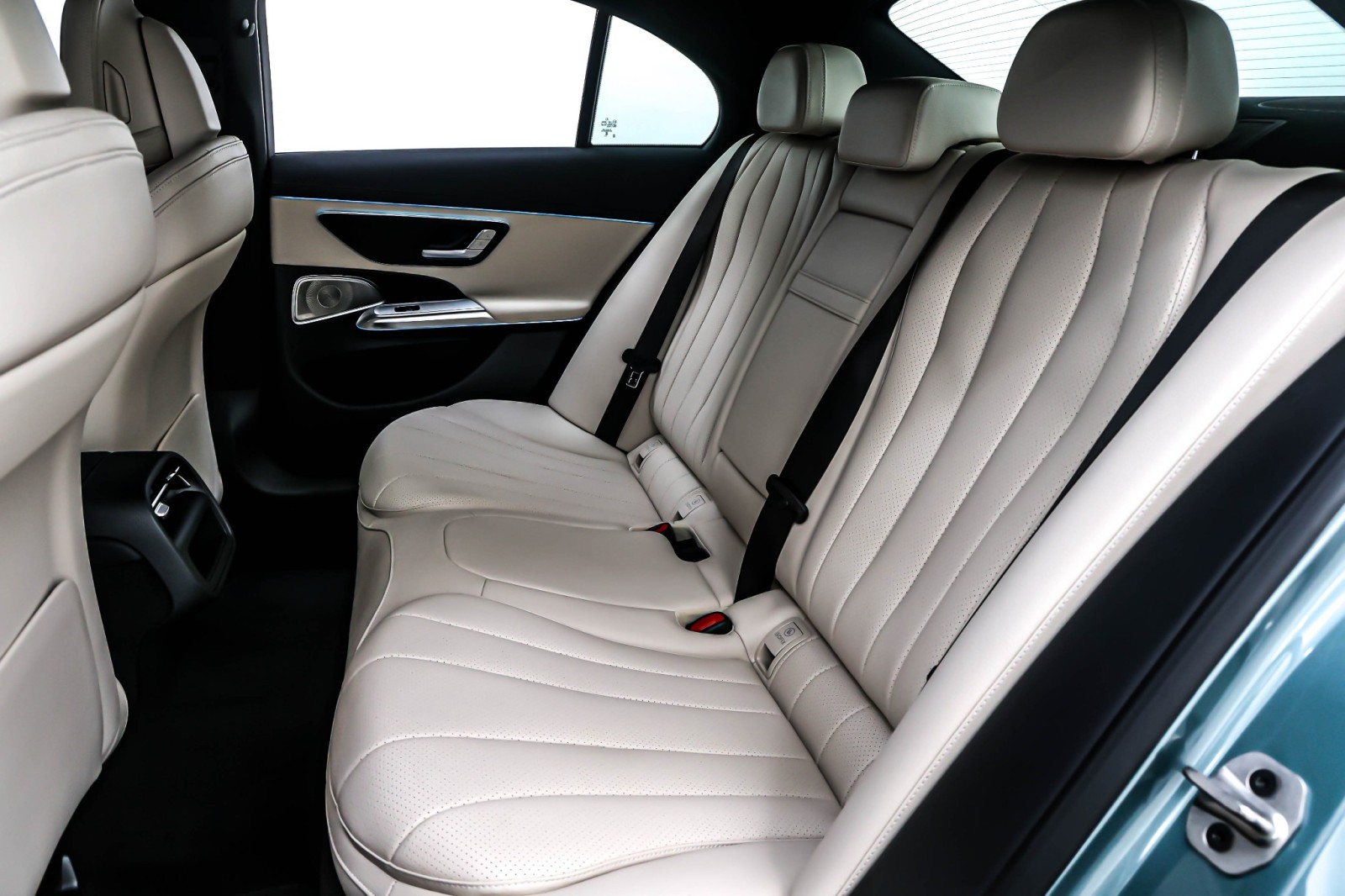 New 2026 Verde Silver Metallic Mercedes-Benz E 350 image 8