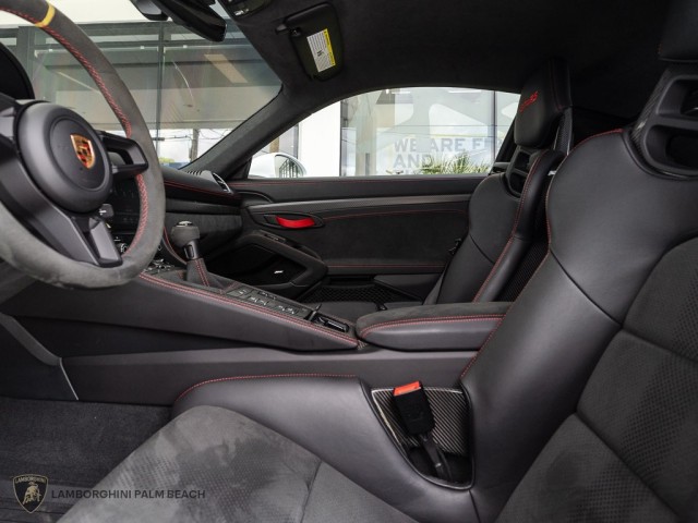 Porsche 718 Cayman