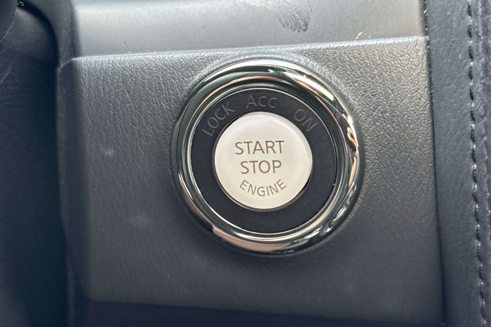 Used 2022 WHITE Nissan 4x4 SL image 23