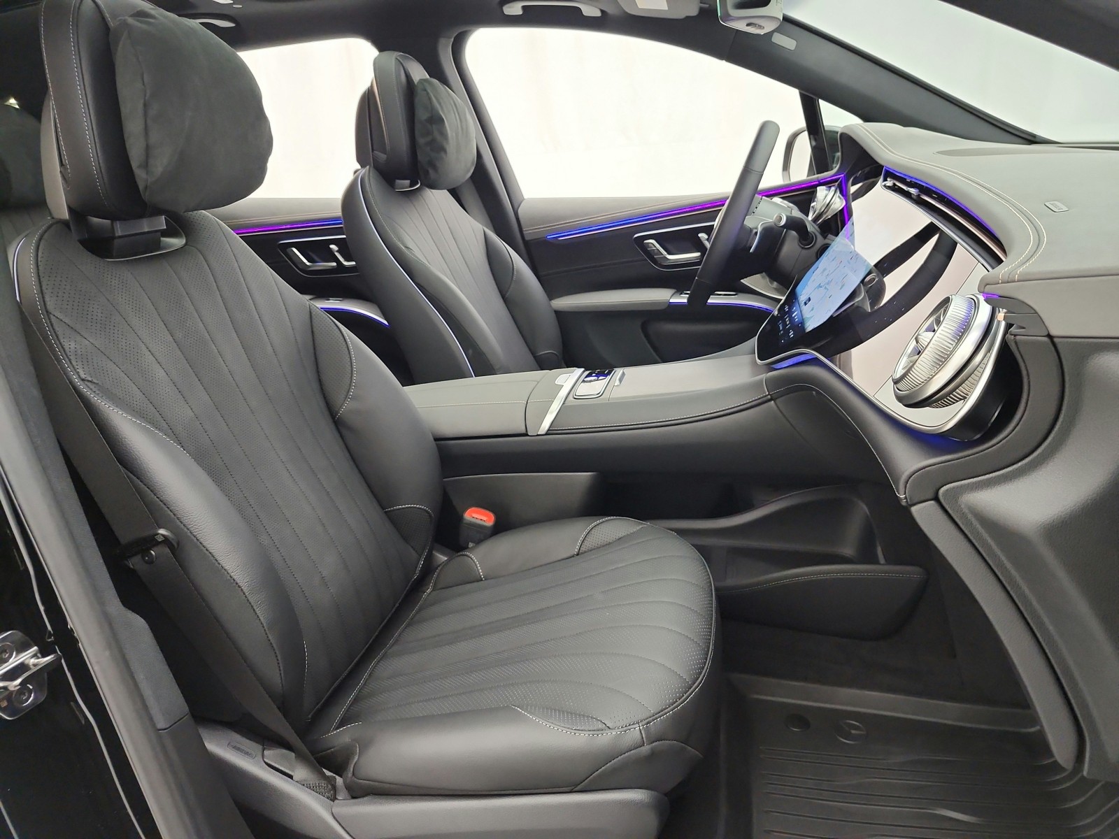New 2026 Black Mercedes-Benz EQS 400 4MATIC® SUV image 14