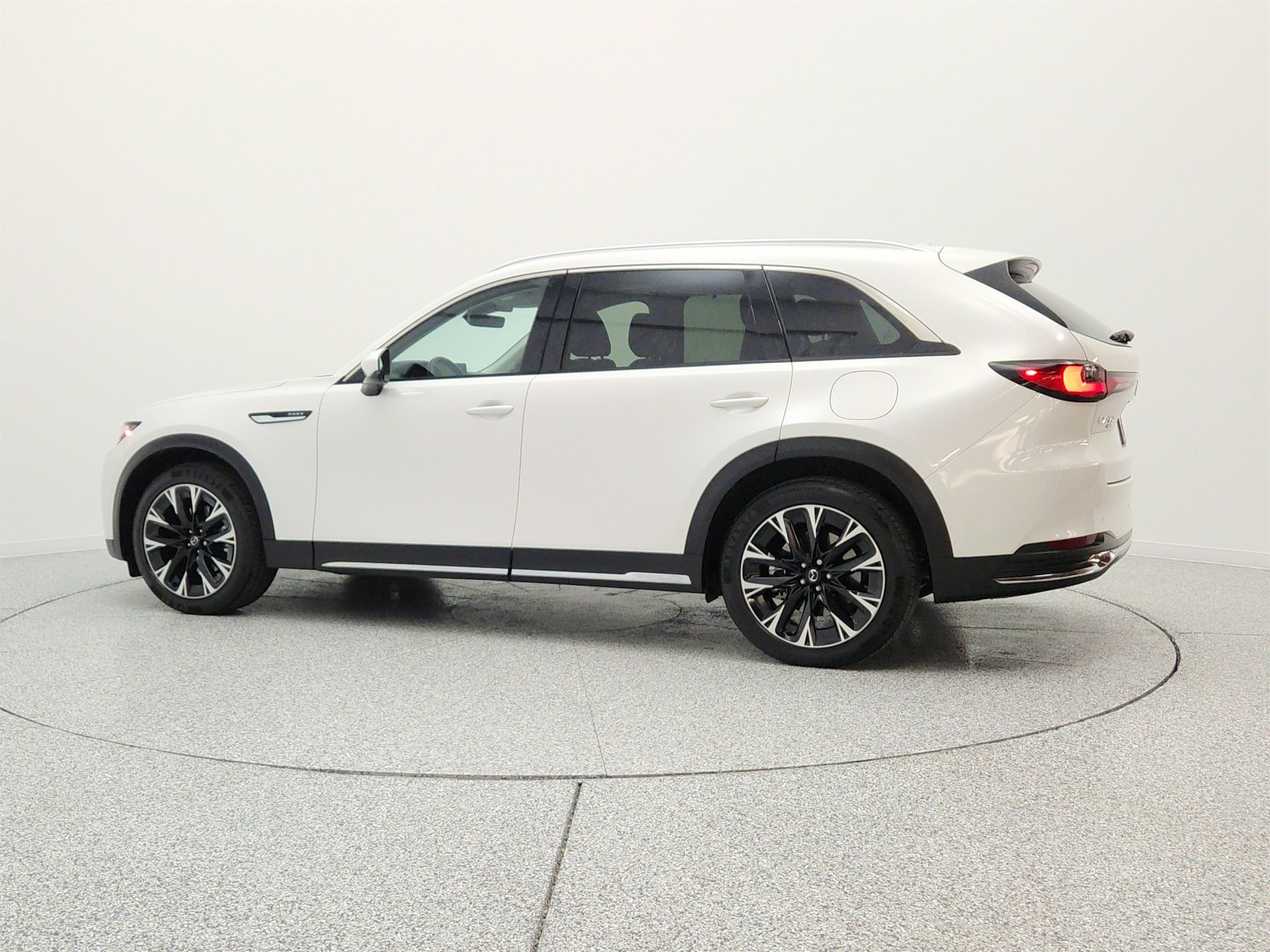 Used 2024 Rhodium White Premium Mazda Premium AWD image 8