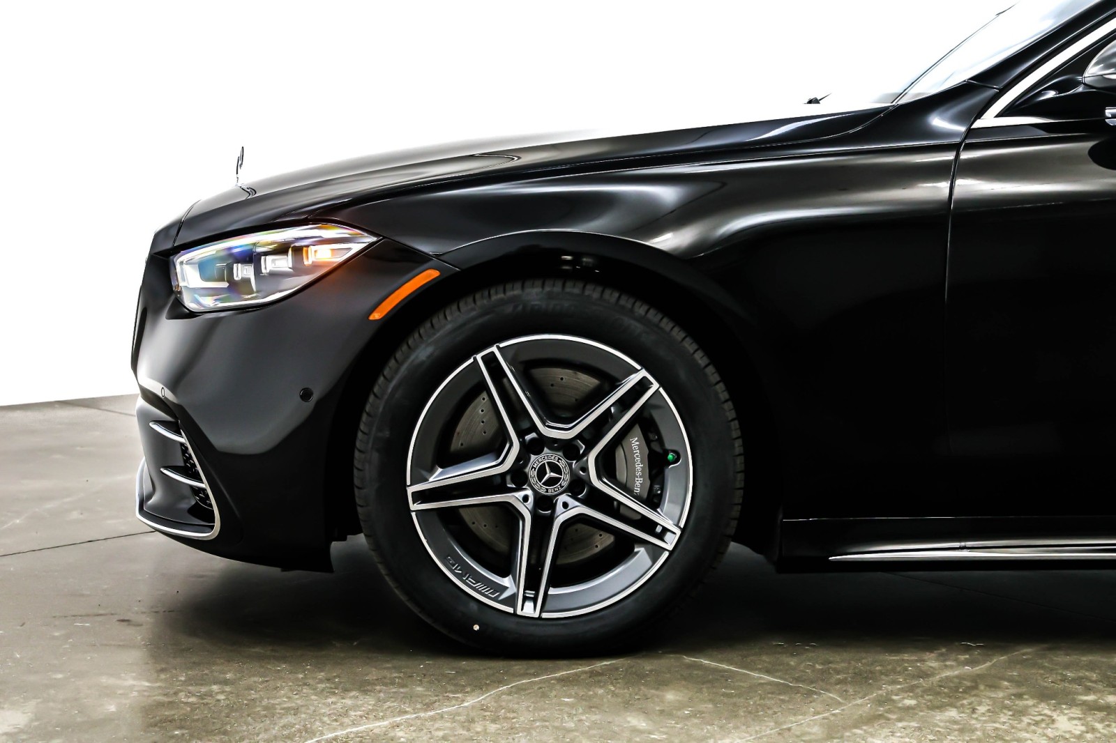 New 2026 Obsidian Black Metallic Mercedes-Benz S 580 image 10