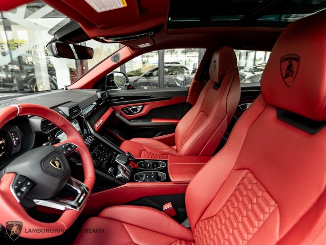 2022 Lamborghini Urus  in , 