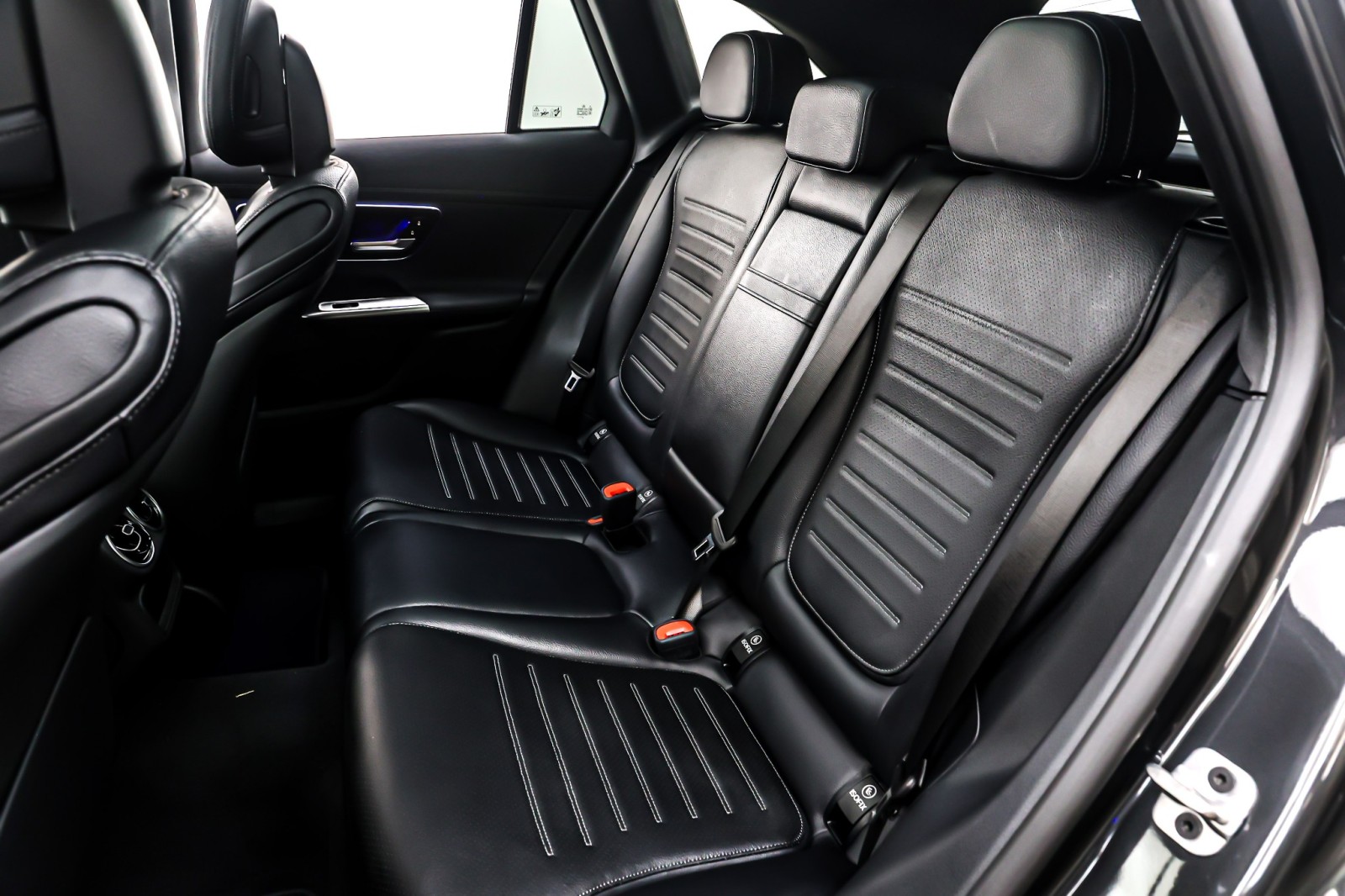 New 2026 Graphite Grey Metallic Mercedes-Benz GLC 300 image 8