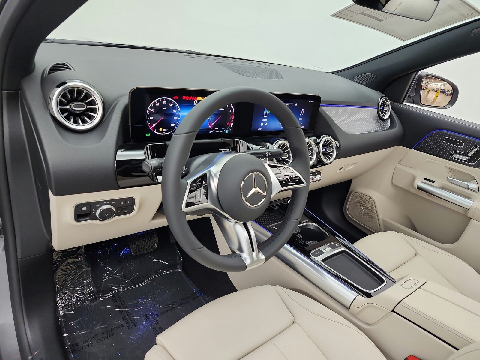New 2026 Mountain Grey Metallic Mercedes-Benz GLA 250 SUV image 9