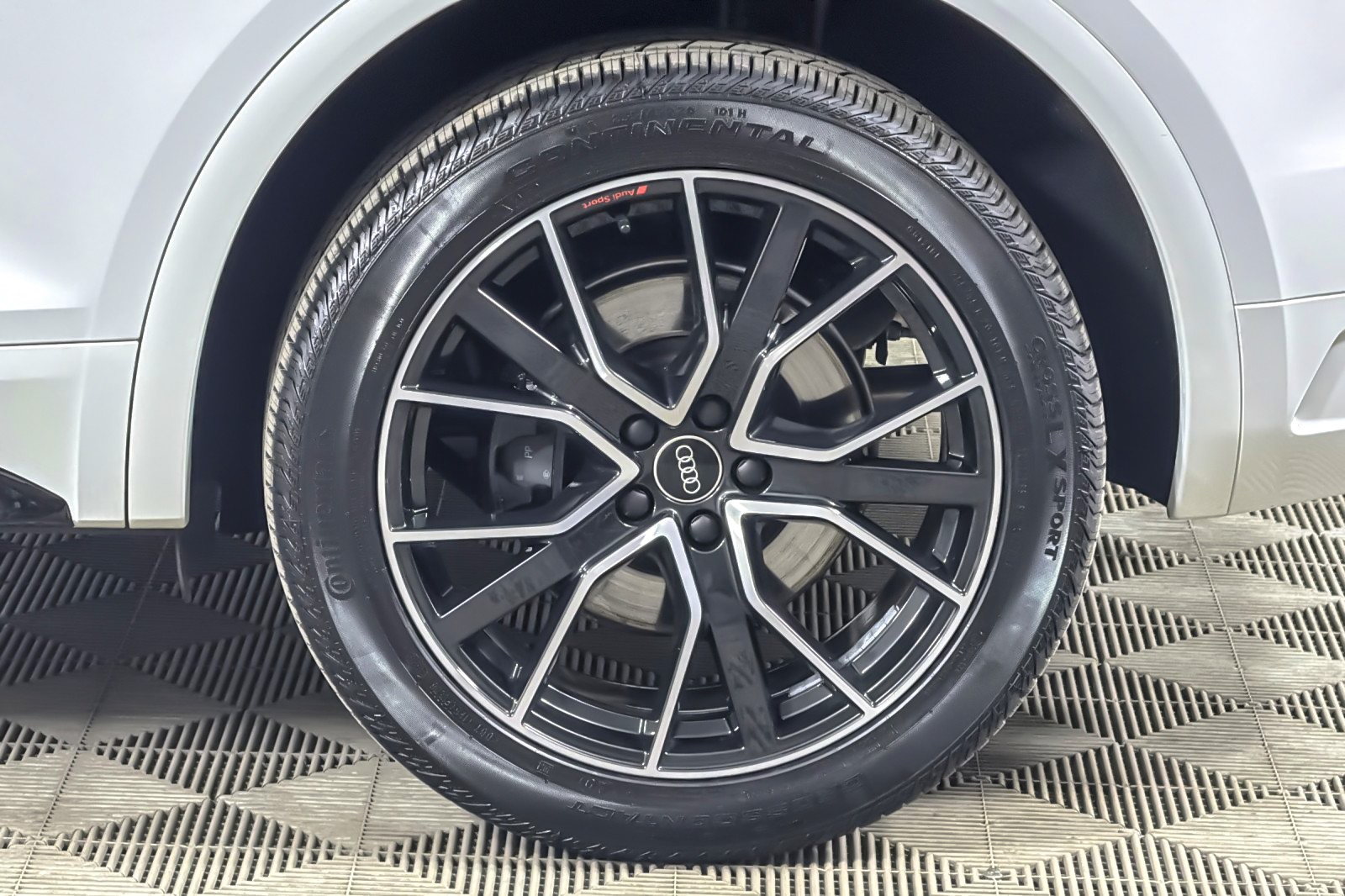 Used 2023 Ibis White Audi Premium Plus 3.0 TFSI quattro image 26