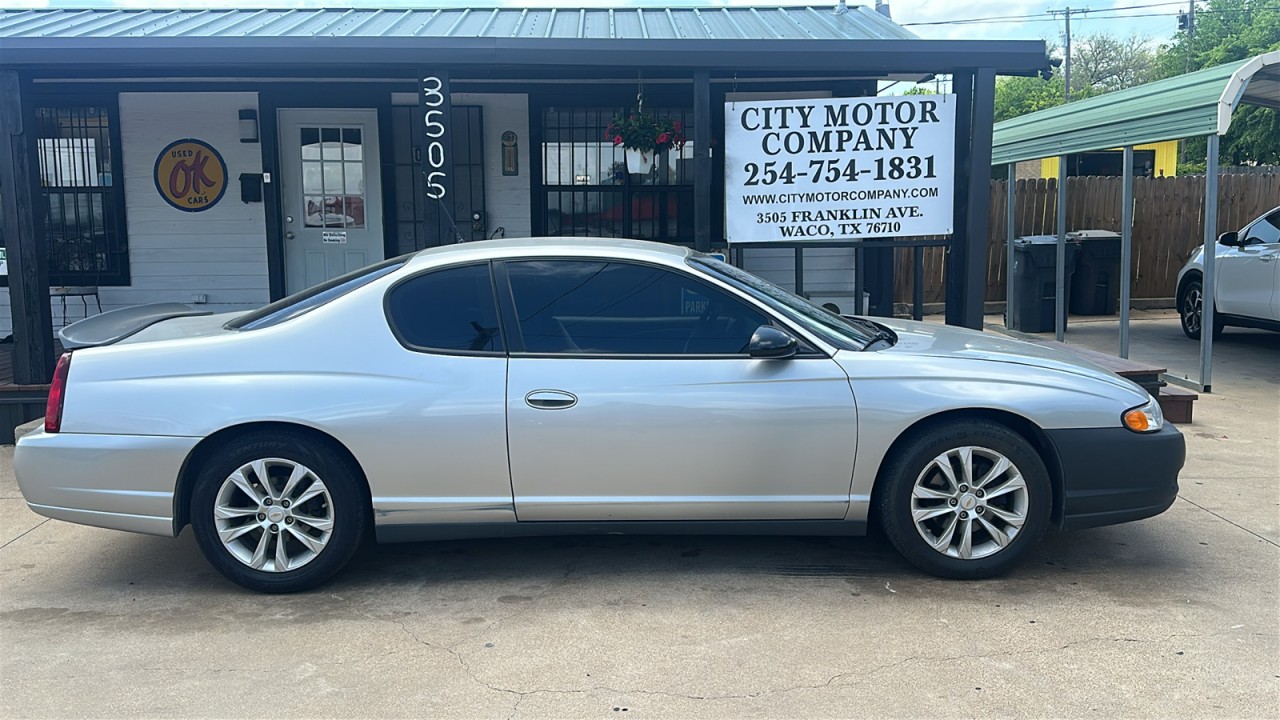 Silverstone Metallic 2005 Chevrolet Monte Carlo LS FWD Coupe Front-Wheel Drive Automatic