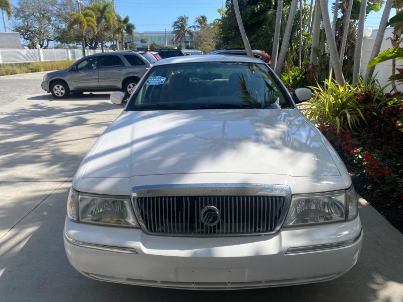 2005 Mercury Grand Marquis GS LOW MILES 49,348 in , 