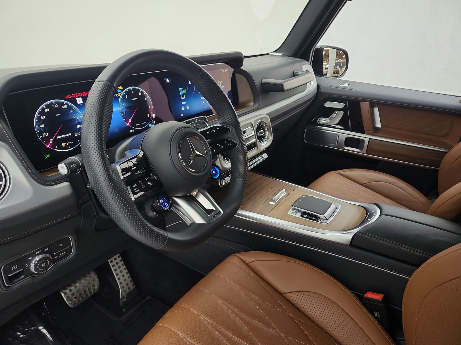 Certified Used 2025 MANUFAKTUR Night Black magno Mercedes-Benz AMG® G 63 SUV image 13