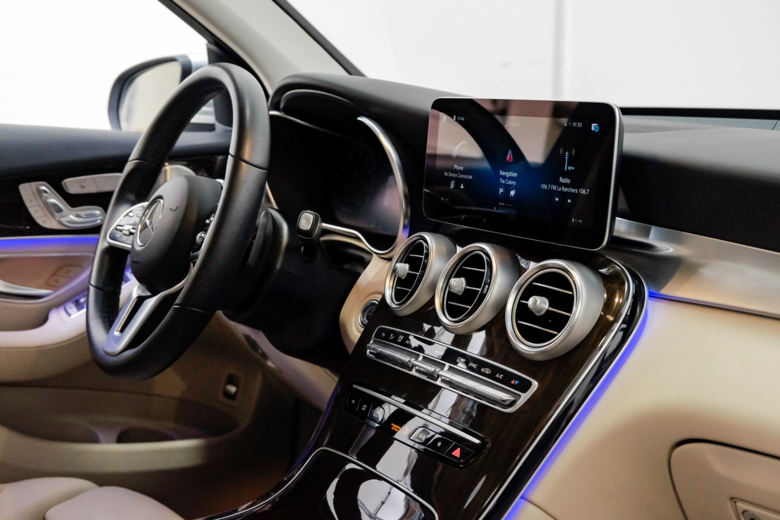 2021 Mercedes-Benz GLC 300 MultimediaPkg DrvrAsstPkg PanoRoof Boards Burm 26