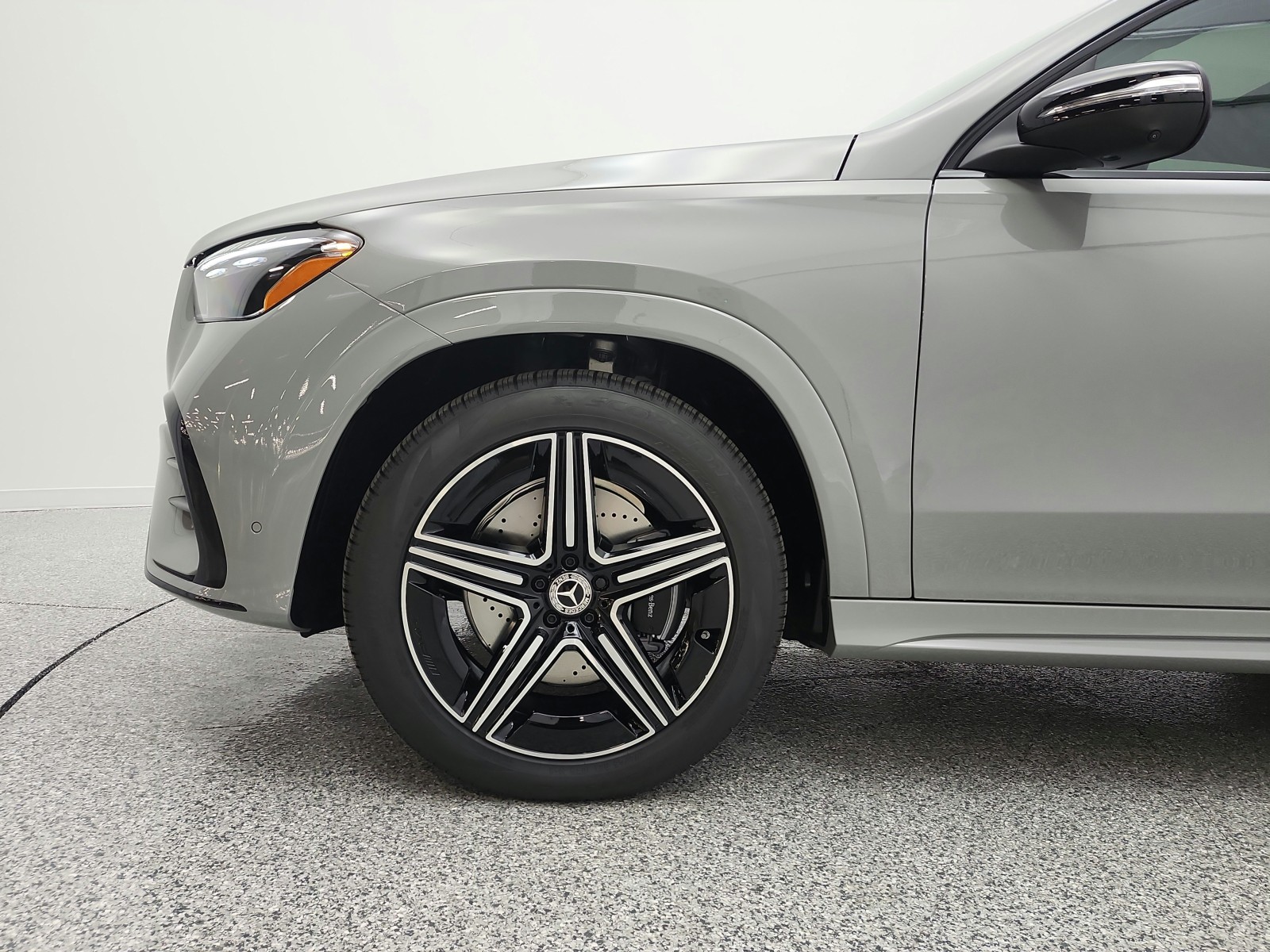 New 2026 MANUFAKTUR Alpine Grey Mercedes-Benz GLE 450 4MATIC® SUV image 15