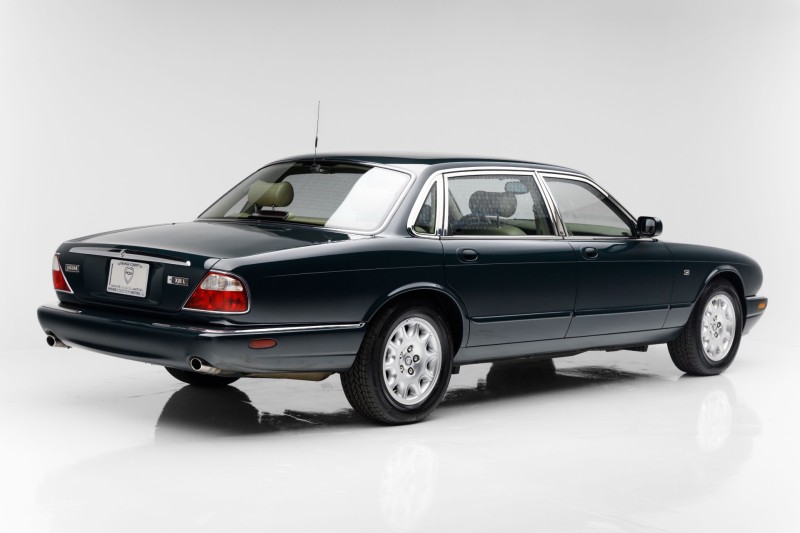 2000 Jaguar XJ8L L in , 