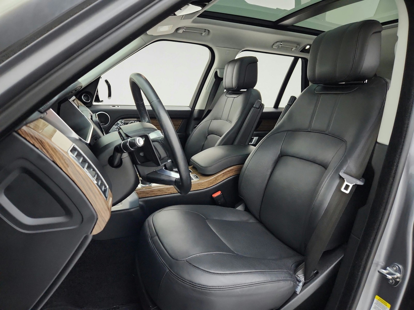 Used 2021 EIGER GREY Land Rover Westminster image 17