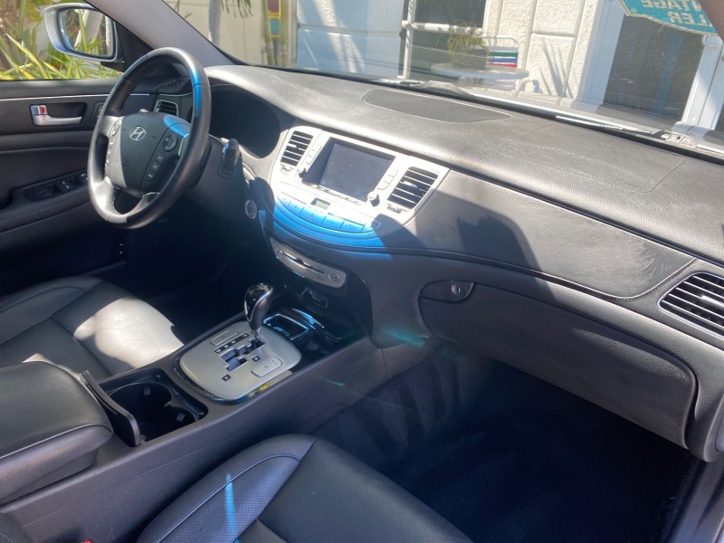 2012 Hyundai Genesis 3.8L SUNROOF PREM PKG in , 