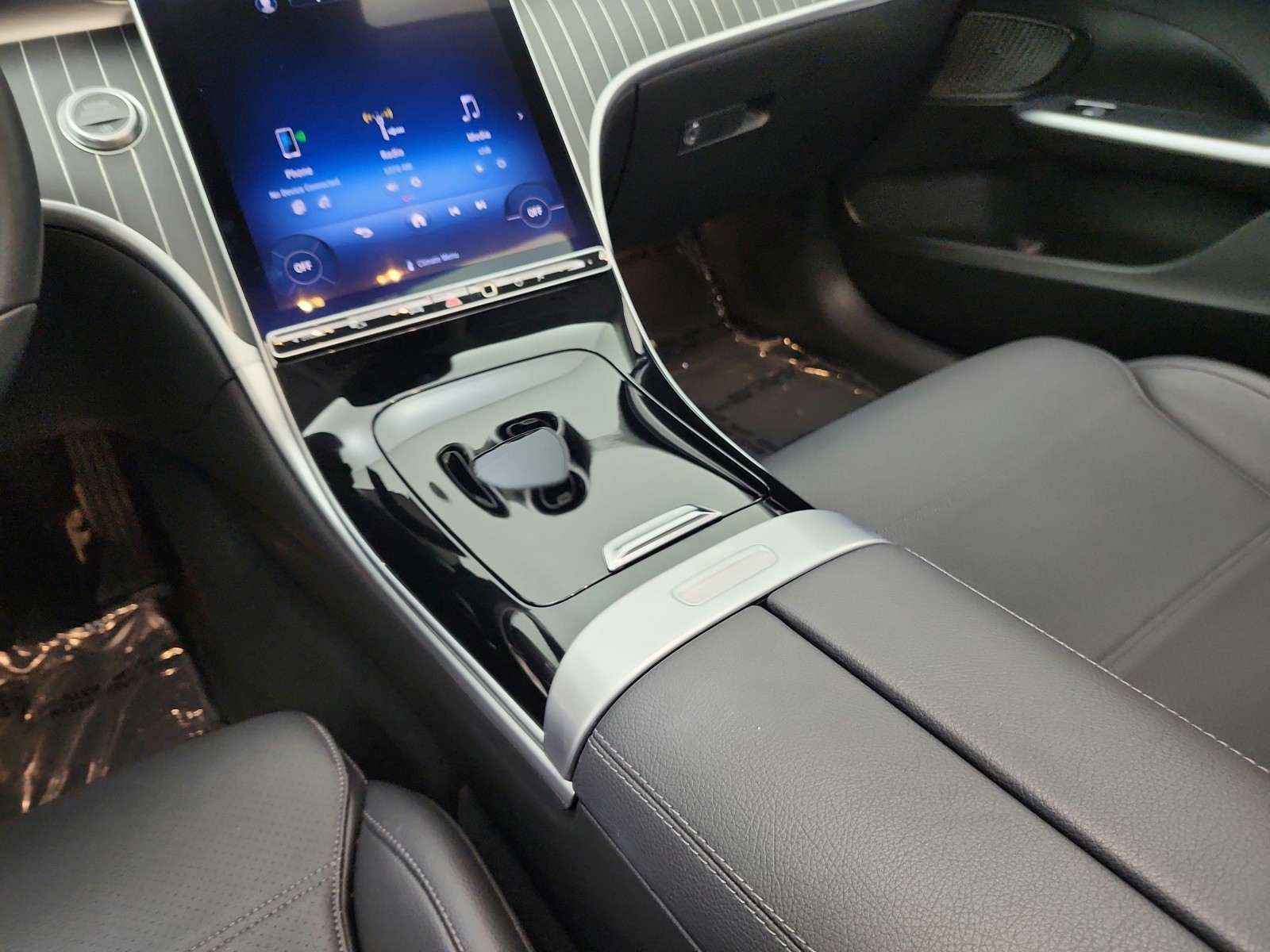 Certified Used 2023 Graphite Grey Metallic Mercedes-Benz C 300 Sedan image 15