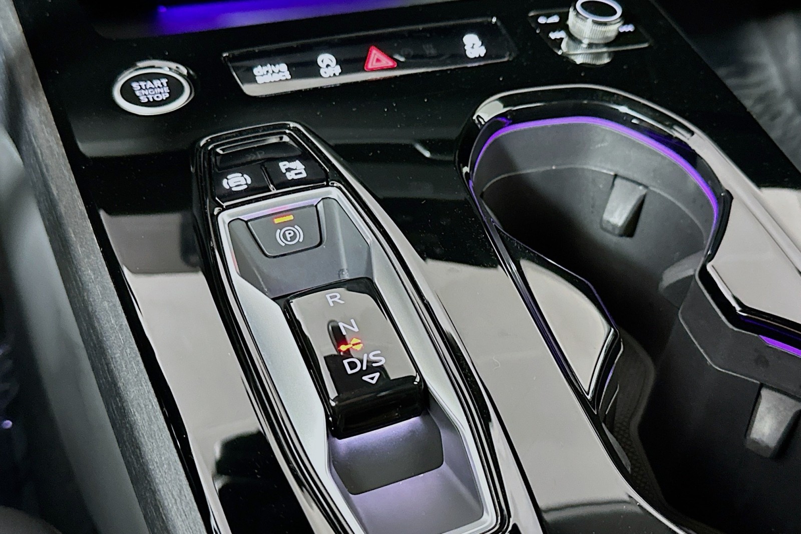 Used 2025 Arkona White Audi Premium image 7