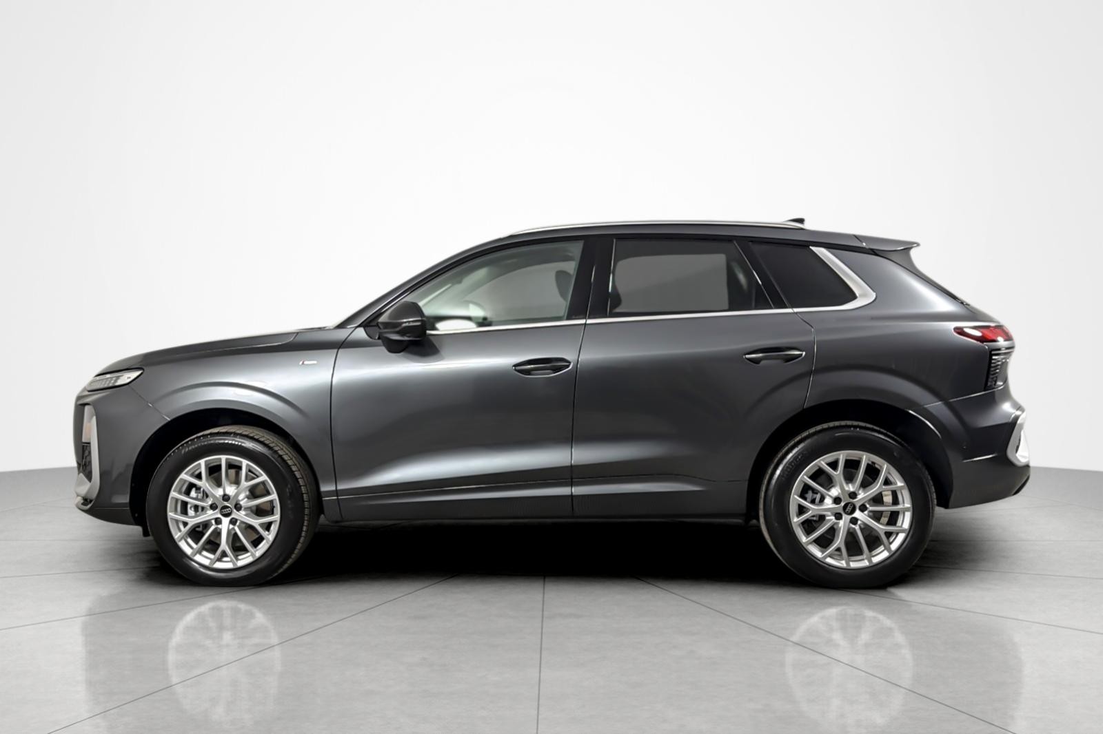 New 2026 Daytona Gray Pearl Effect Audi S line quattro image 3