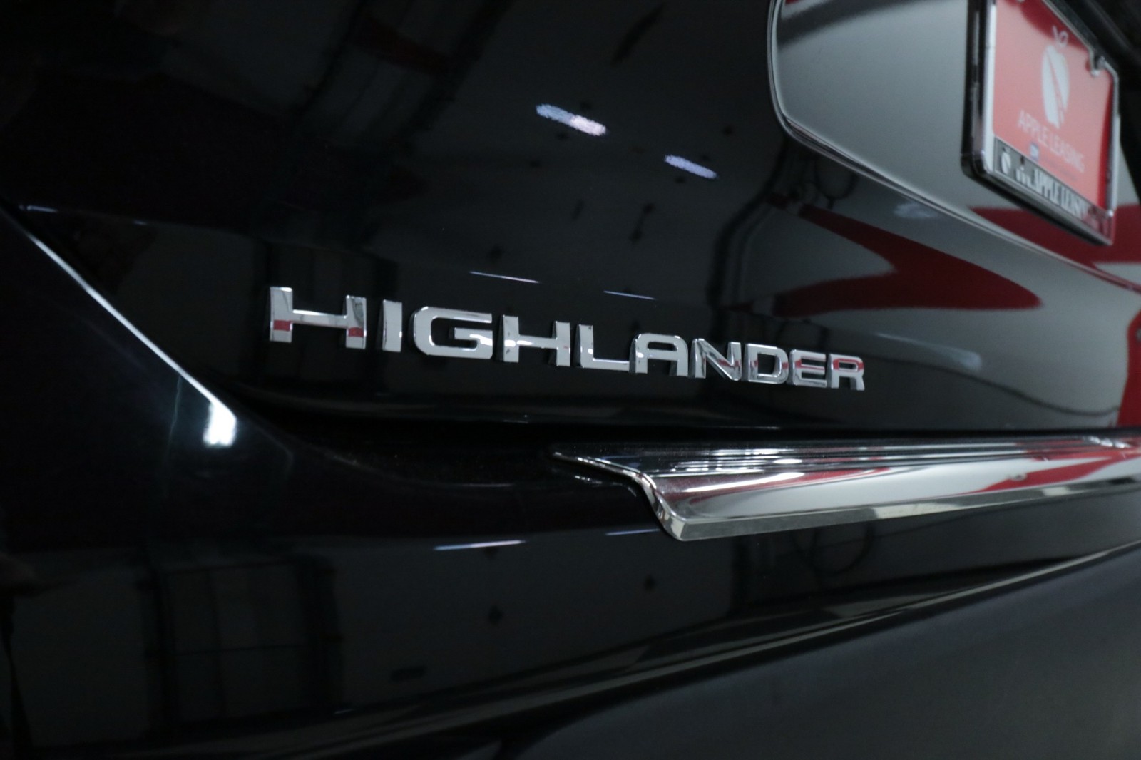 Used Car 2021 Toyota Highlander  Xle For Sale Under $35,000 In Austin, Texas