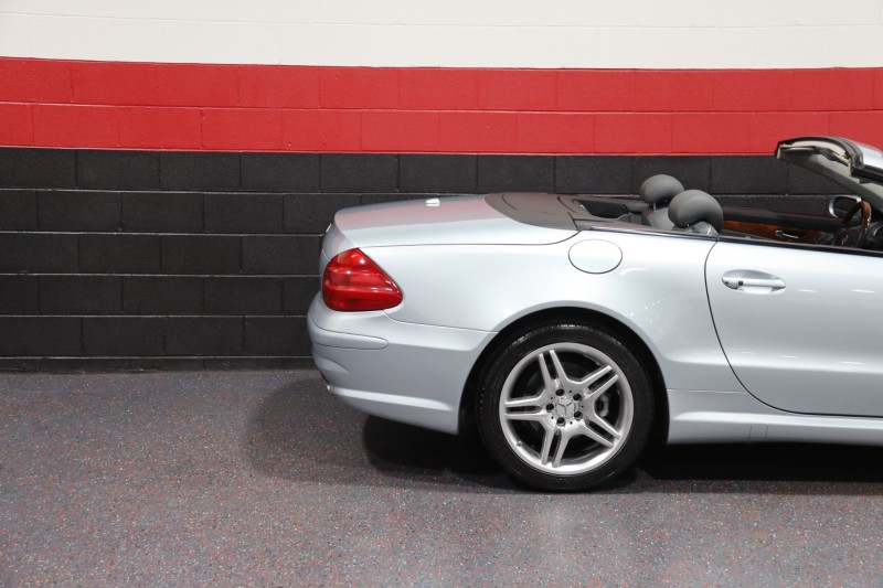 2006 Mercedes-Benz SL500 AMG Sport Pkg 2dr Convertible in , 