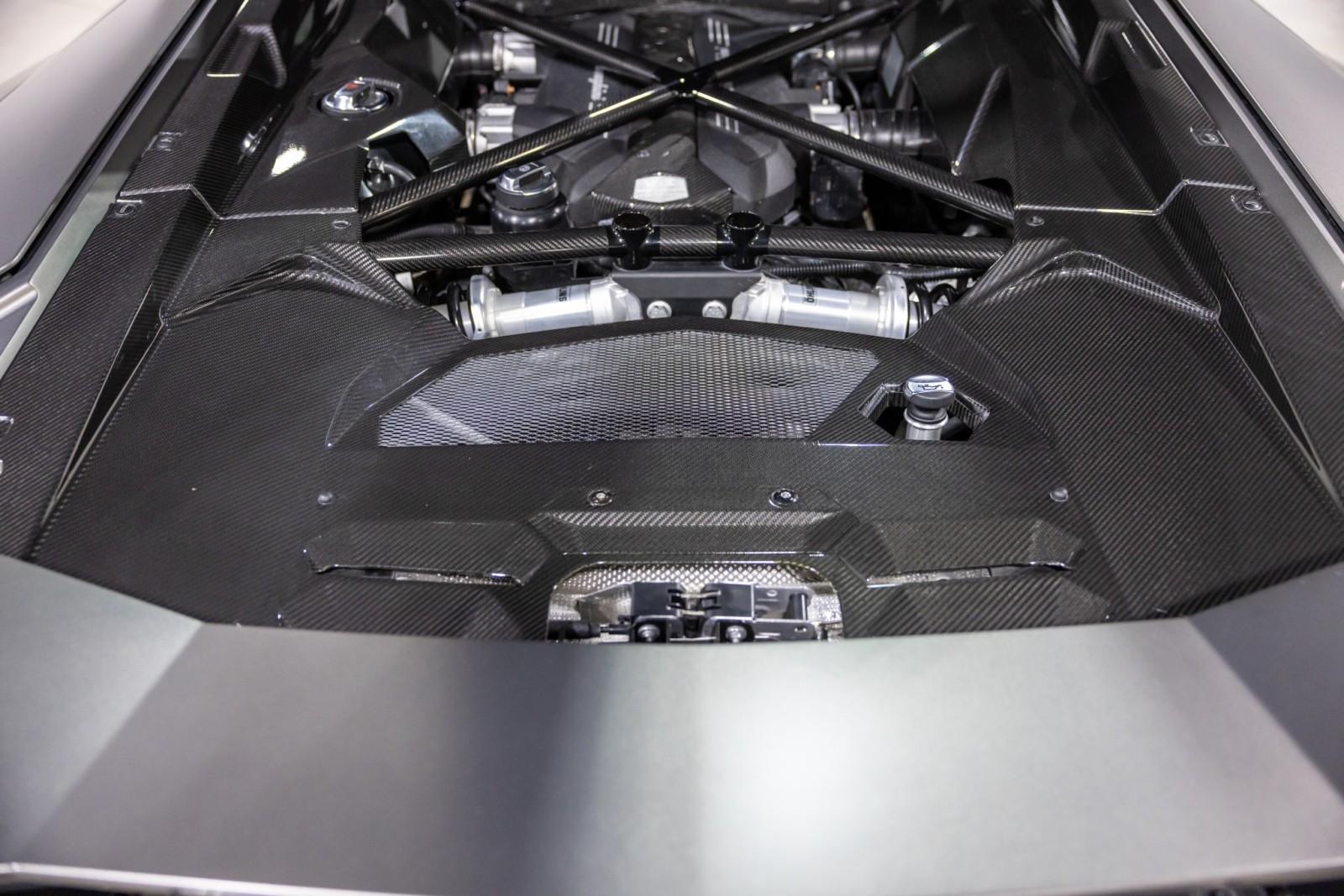 2015 Lamborghini Aventador Roadster LP 700-4 photo 54