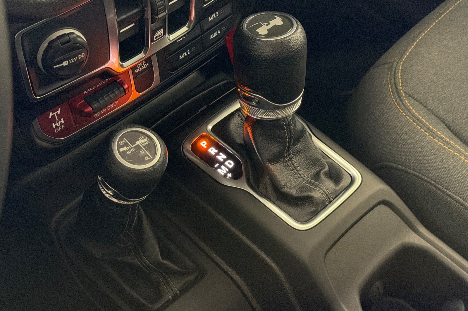 Used 2025 BLACK CLEAR COAT Jeep Sport S 4x4 image 20