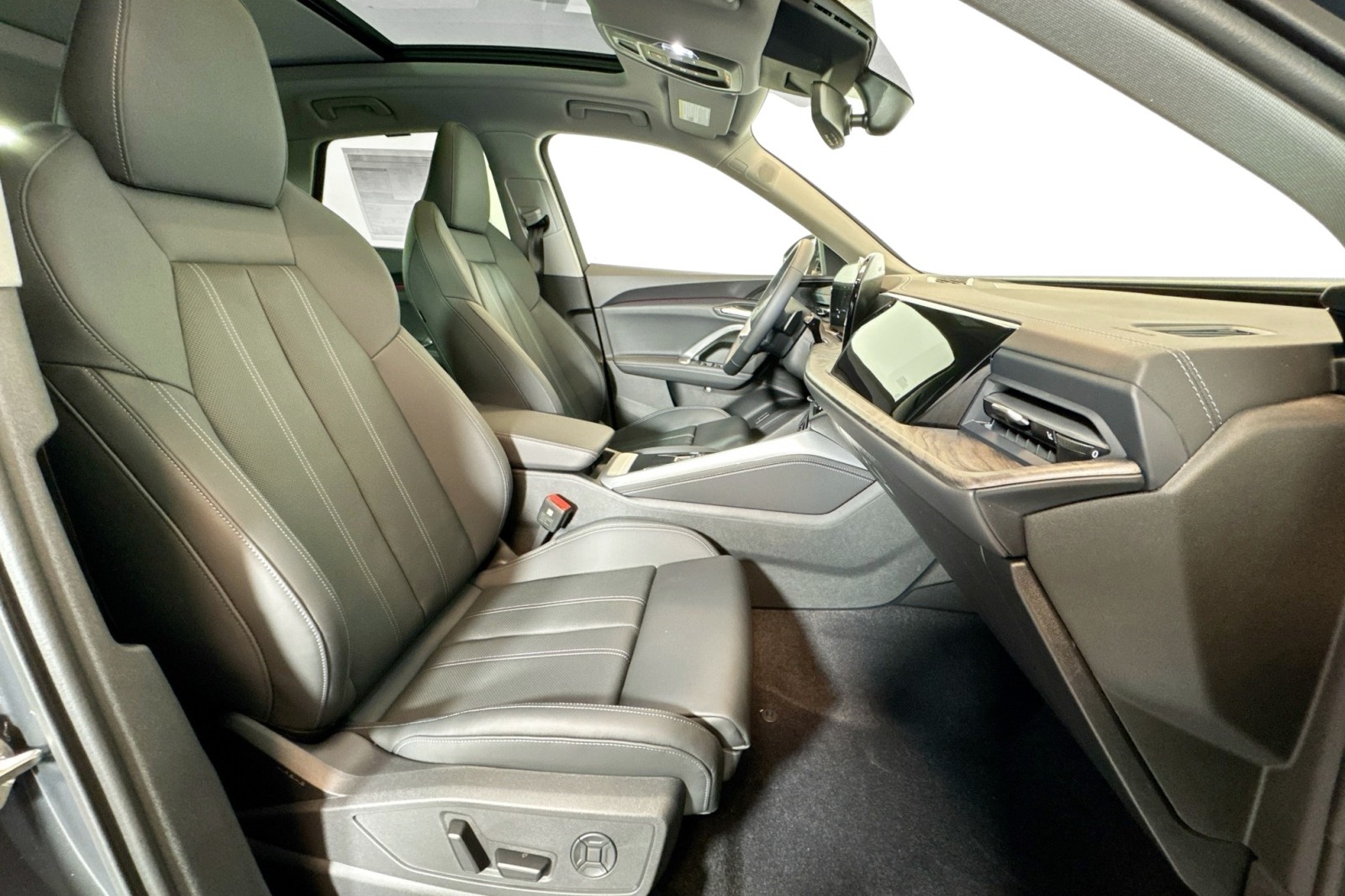 New 2025 Tambora Gray Metallic Audi Premium Plus 2.0 TFSI quattro image 25