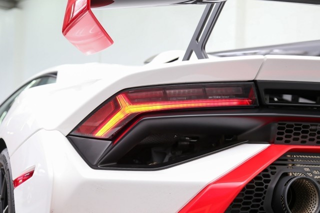 2022 Lamborghini Huracan STO  17