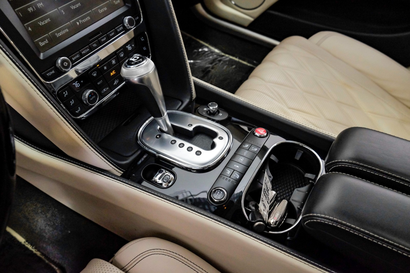 2015 Bentley Flying Spur V8 Mulliner RearEntertainment 21Alloys PicnicTable 28