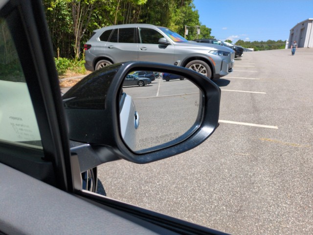 ToyotaPrius Plug-In Hybrid38