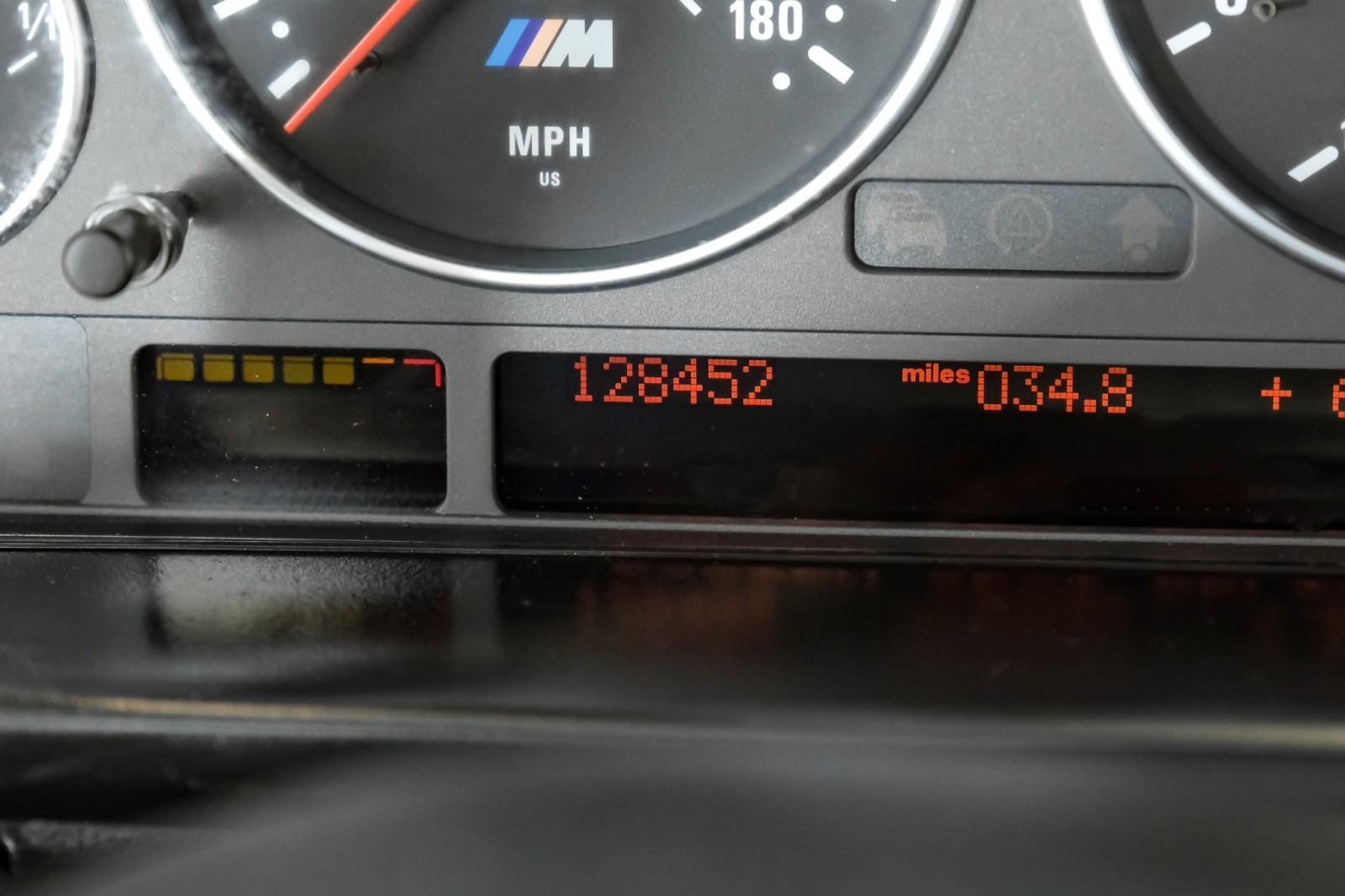 2000 BMW 5 Series M5 18