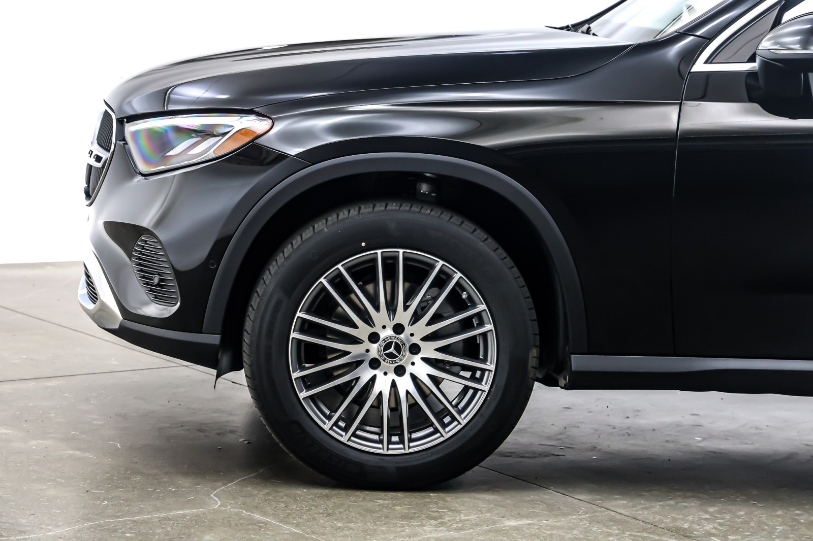 New 2026 Black Mercedes-Benz GLC 300 image 10